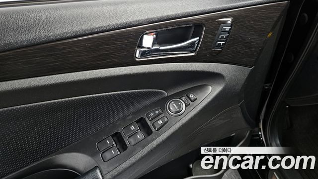 Hyundai Sonata 2013 — photo 19