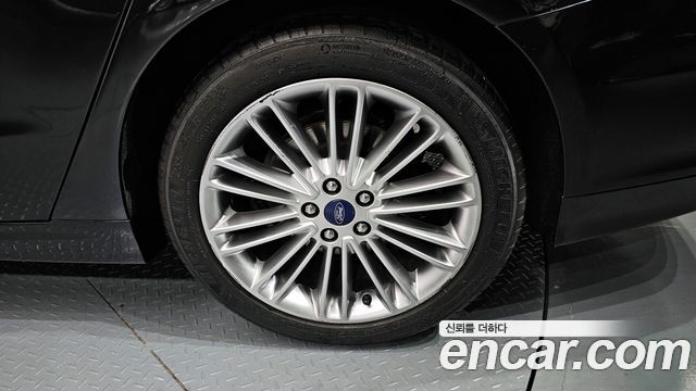 Ford Fusion 2013 — photo 5
