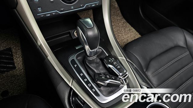 Ford Fusion 2013 — photo 9