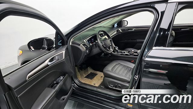 Ford Fusion 2013 — photo 11