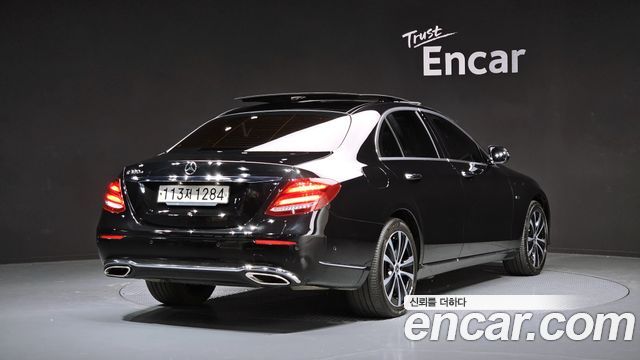 Mercedes-Benz E-Class 2019 — photo 2