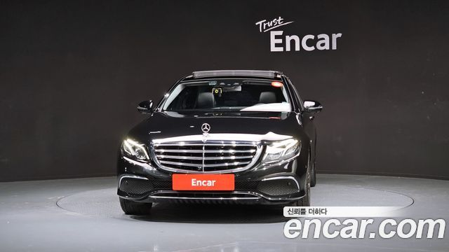 Mercedes-Benz E-Class 2019 — photo 3