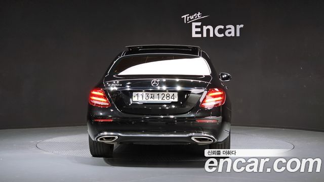 Mercedes-Benz E-Class 2019 — photo 4
