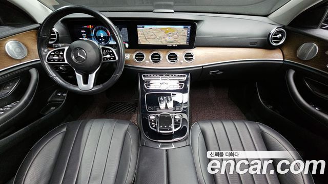 Mercedes-Benz E-Class 2019 — photo 7