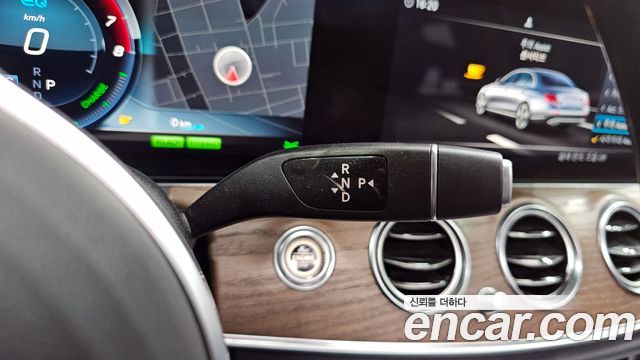 Mercedes-Benz E-Class 2019 — photo 9