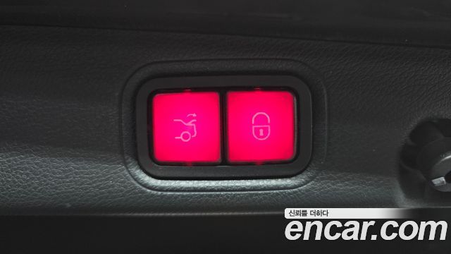Mercedes-Benz E-Class 2019 — photo 18
