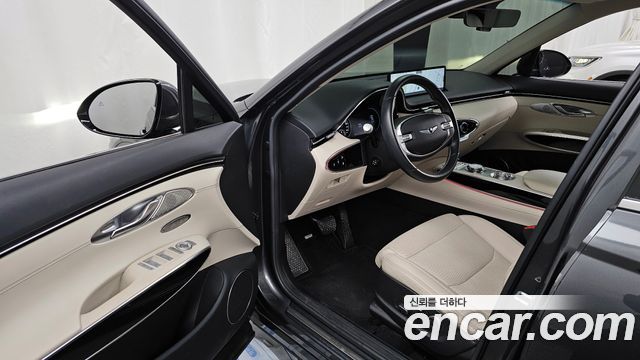 Genesis GV70 2022 — photo 10