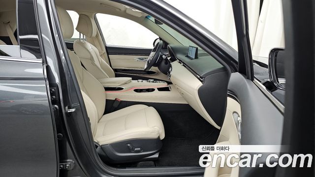 Genesis GV70 2022 — photo 11
