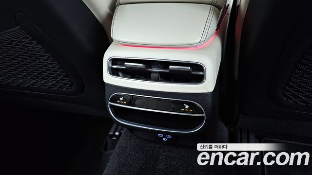 Genesis GV70 2022 — photo 19