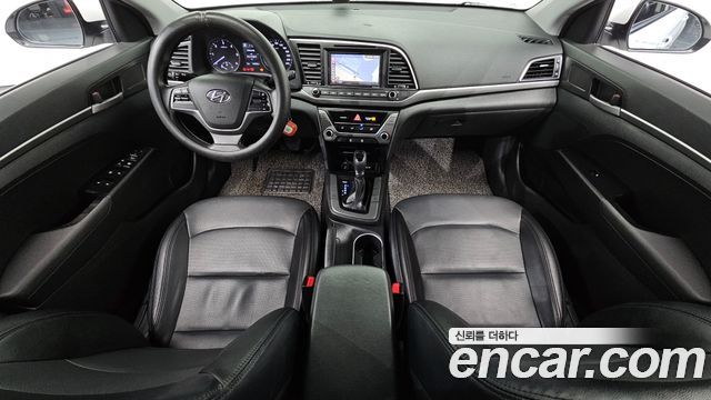 Hyundai AVANTE 2016 — photo 7