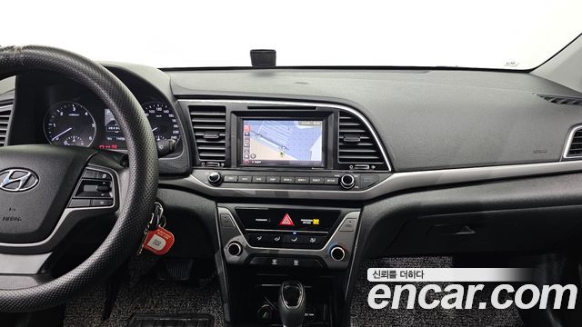 Hyundai AVANTE 2016 — photo 17