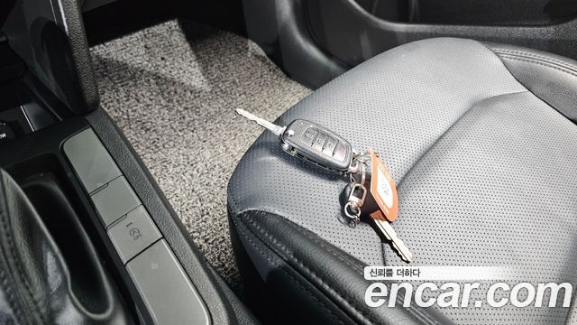 Hyundai AVANTE 2016 — photo 19