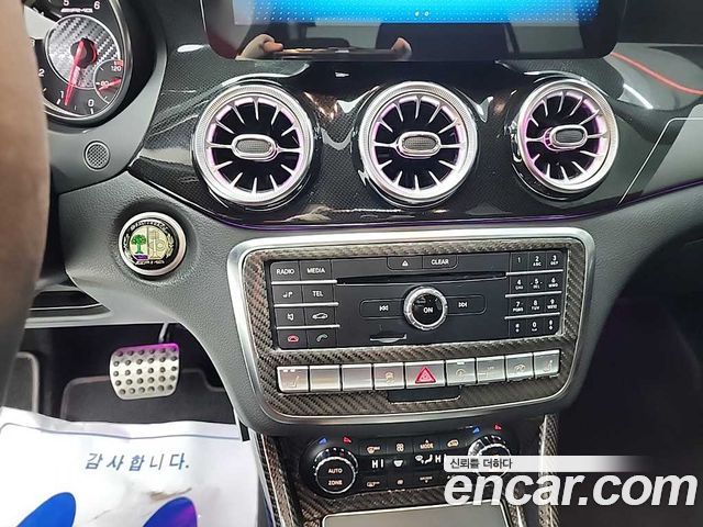 Mercedes-Benz GLA-Class 2018 — photo 10