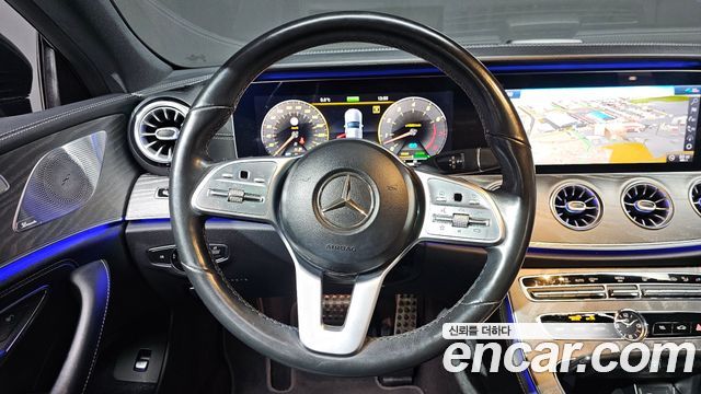 Mercedes-Benz CLS-Class 2020 — photo 14