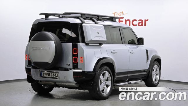 Land Rover Defender 2022 — photo 2