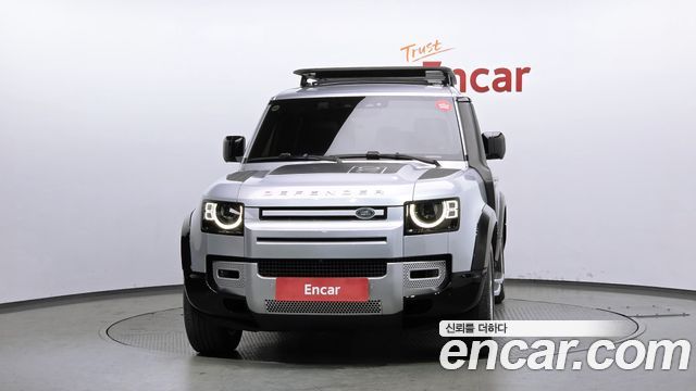 Land Rover Defender 2022 — photo 3