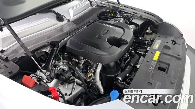 Land Rover Defender 2022 — photo 6
