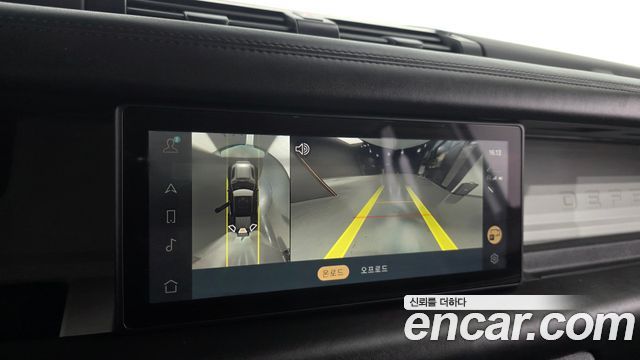 Land Rover Defender 2022 — photo 14