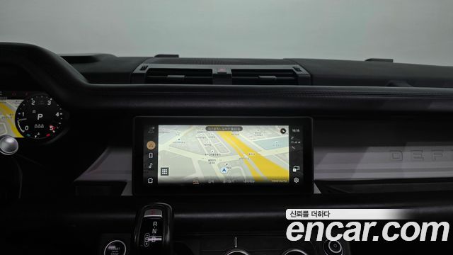 Land Rover Defender 2022 — photo 15