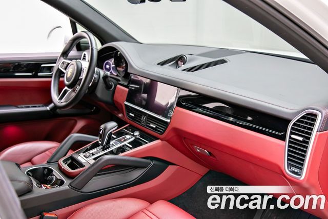 Porsche Cayenne 2020 — photo 13