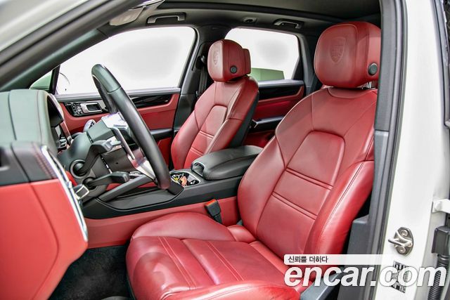 Porsche Cayenne 2020 — photo 14