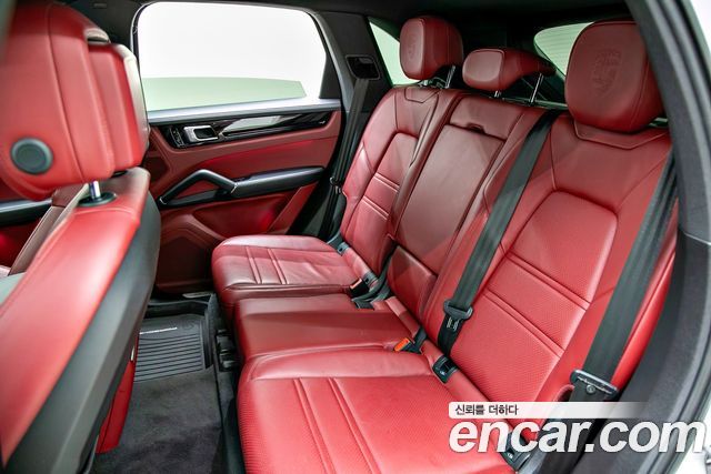 Porsche Cayenne 2020 — photo 15