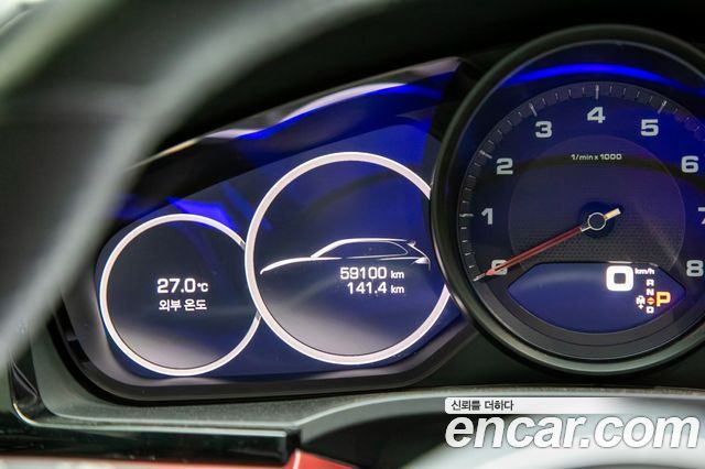 Porsche Cayenne 2020 — photo 17
