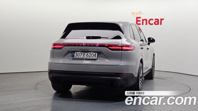 Porsche Cayenne 2023 — photo 4
