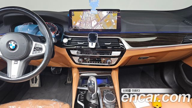 BMW 5-Series 2021 — photo 14