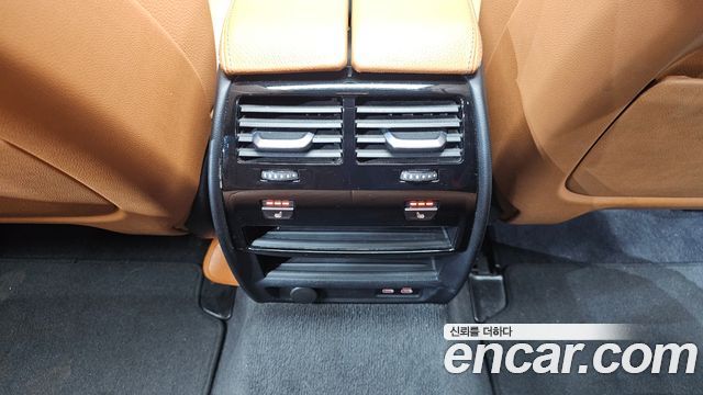 BMW 5-Series 2021 — photo 18