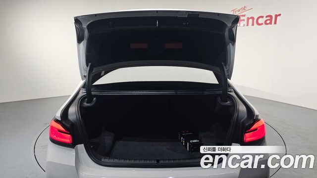 BMW 5-Series 2021 — photo 20