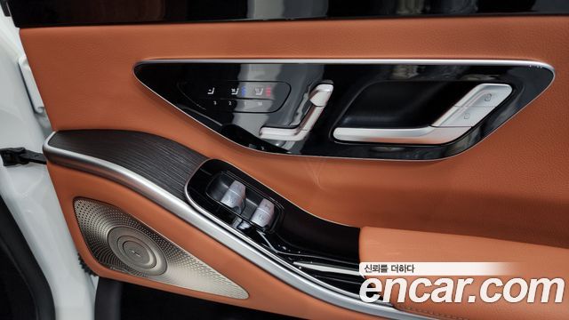 Mercedes-Benz S-Class 2022 — photo 18