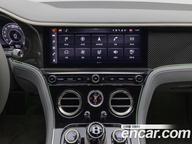 Bentley Continental 2025 — photo 11