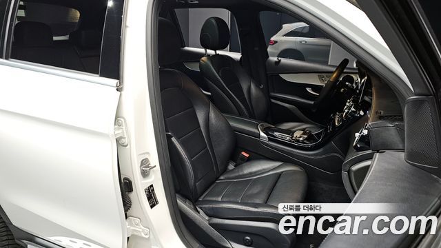 Mercedes-Benz GLC-Class 2021 — photo 10