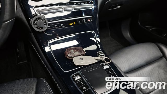 Mercedes-Benz GLC-Class 2021 — photo 16