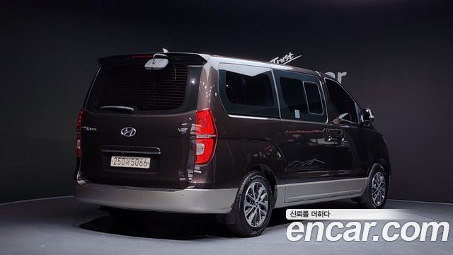 Hyundai Starex 2019 — photo 2