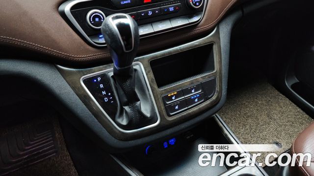 Hyundai Starex 2019 — photo 9