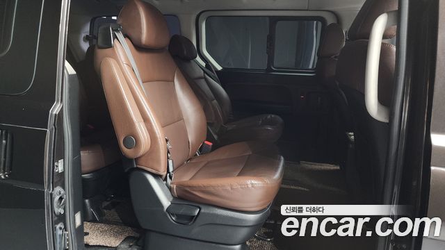 Hyundai Starex 2019 — photo 12