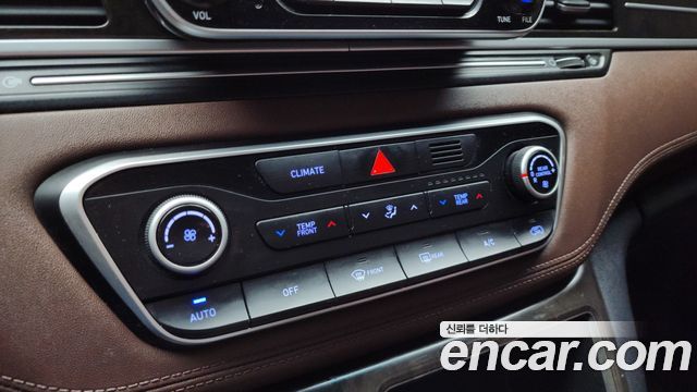 Hyundai Starex 2019 — photo 16