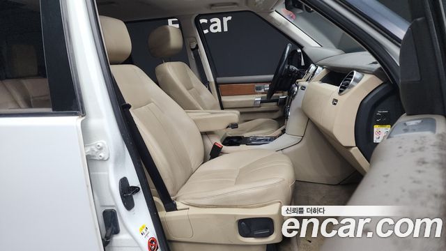 Land Rover Discovery 2016 — photo 11