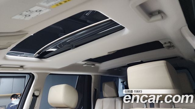 Land Rover Discovery 2016 — photo 17
