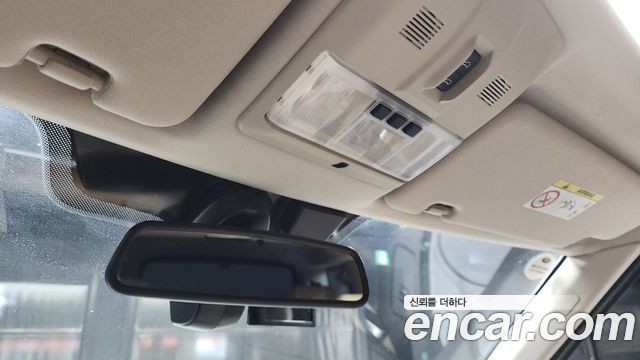 Land Rover Discovery 2016 — photo 18