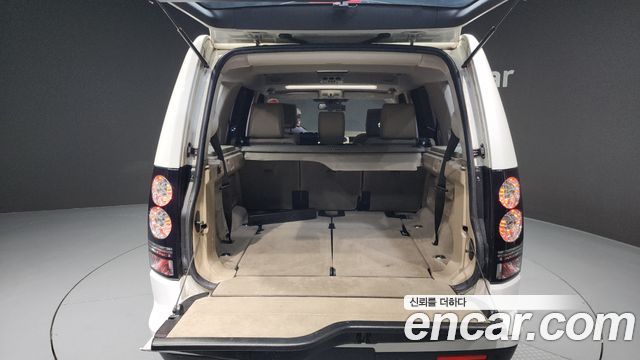 Land Rover Discovery 2016 — photo 20