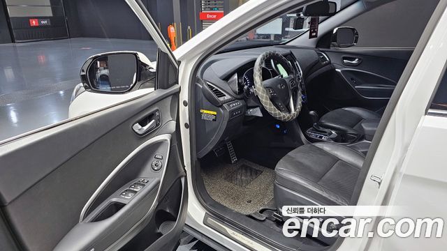 Hyundai Santafe 2017 — photo 11