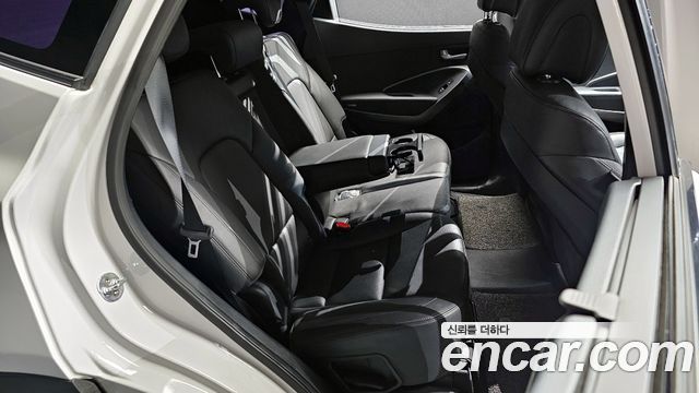 Hyundai Santafe 2017 — photo 12