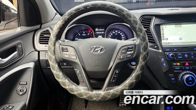 Hyundai Santafe 2017 — photo 13
