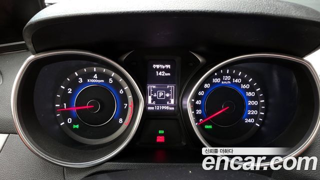 Hyundai AVANTE 2014 — photo 8