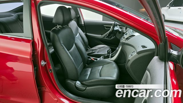 Hyundai AVANTE 2014 — photo 12