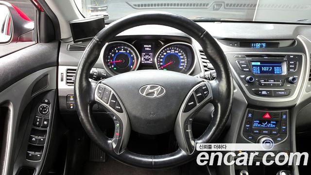 Hyundai AVANTE 2014 — photo 13