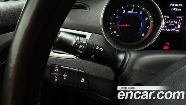 Hyundai AVANTE 2014 — photo 16